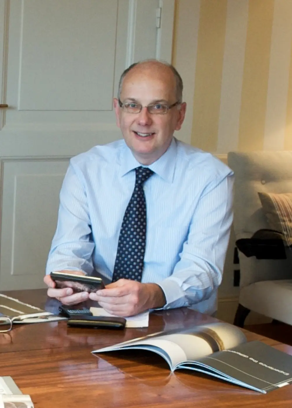 _left-Feb-18-2026-01-05-20-8737-PM